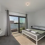 Andre, Walking Distance To Coral Bay *