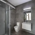 Villa Andre, Walking Distance To Coral Bay *