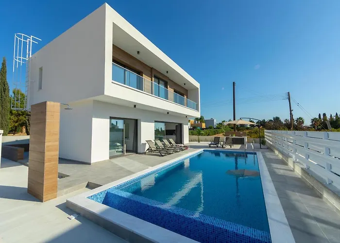 Andre, Walking Distance To Coral Bay Villa