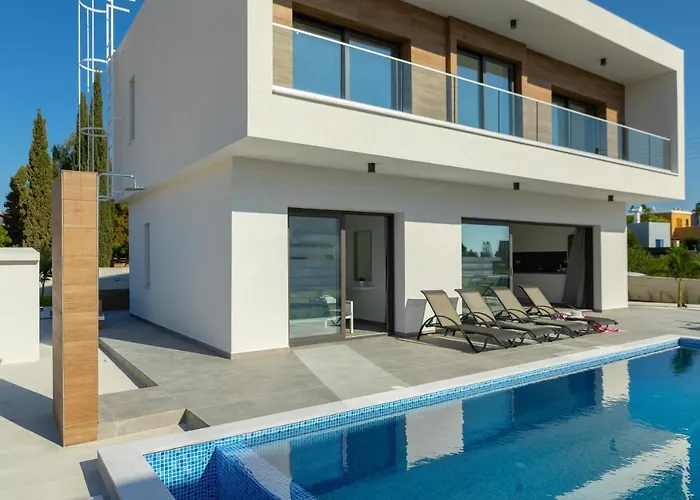 Villa Andre, Walking Distance To Coral Bay *