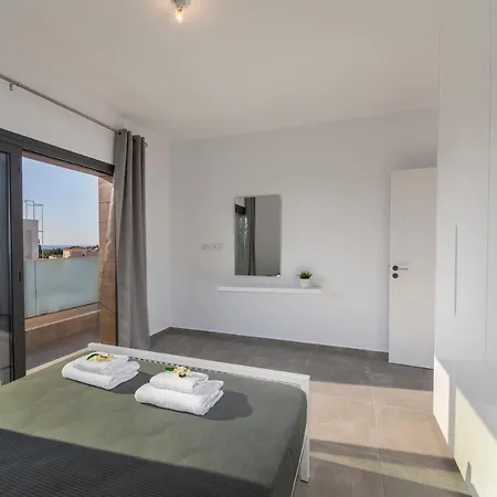 Andre, Walking Distance To Coral Bay *