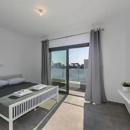 Villa Andre, Walking Distance To Coral Bay