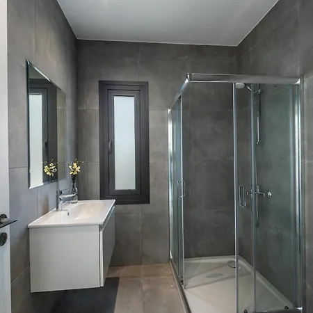 Andre, Walking Distance To Coral Bay 佩亚