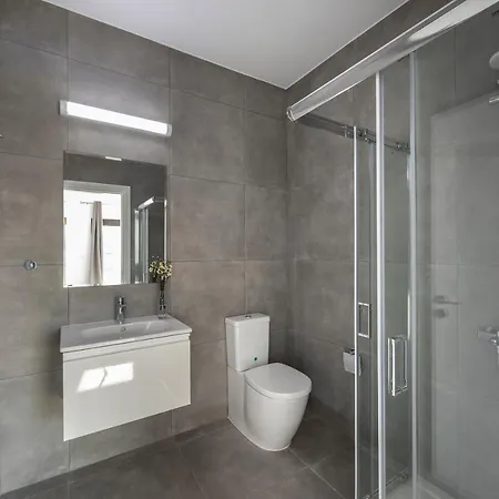 Andre, Walking Distance To Coral Bay 佩亚