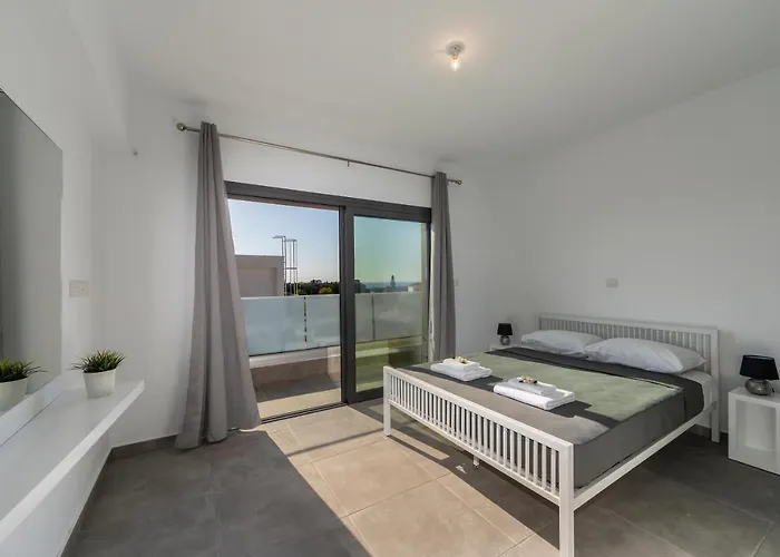 Andre, Walking Distance To Coral Bay *