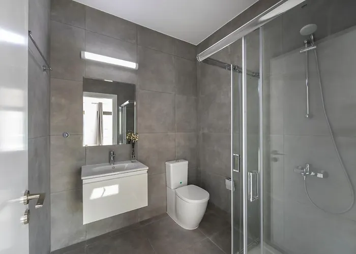 Andre, Walking Distance To Coral Bay Pegeia